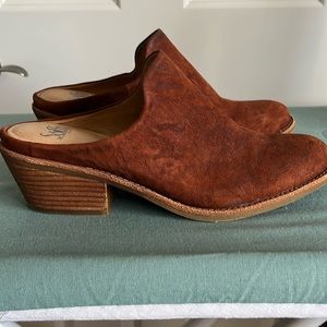 Sofft slip-on clogs, suede leather